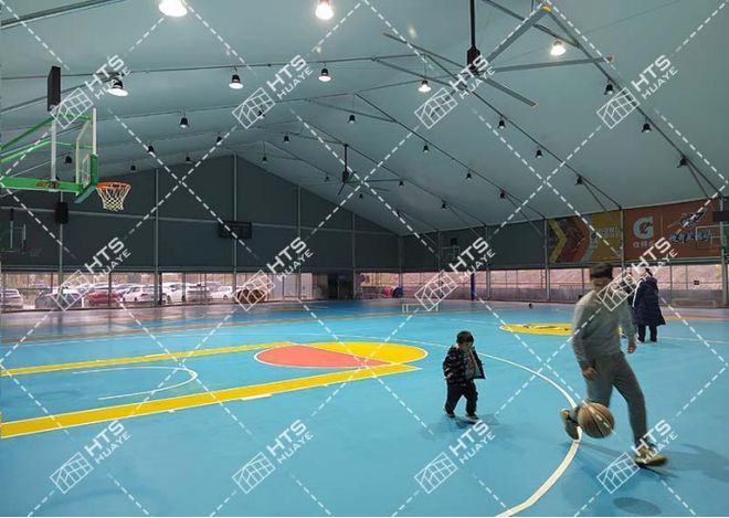 怕华烨体育篷房给你稳稳的课堂体验新利体育网站登录大雨、强风也不(图3)