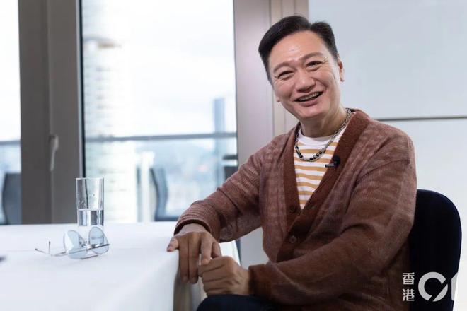 家拍戏不介意被嘲五音不全：我不觉得前TVB男星自爆因一个原因拒返娘(图2)