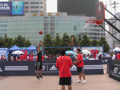 栏--街球挑战赛武汉赛区小记者专